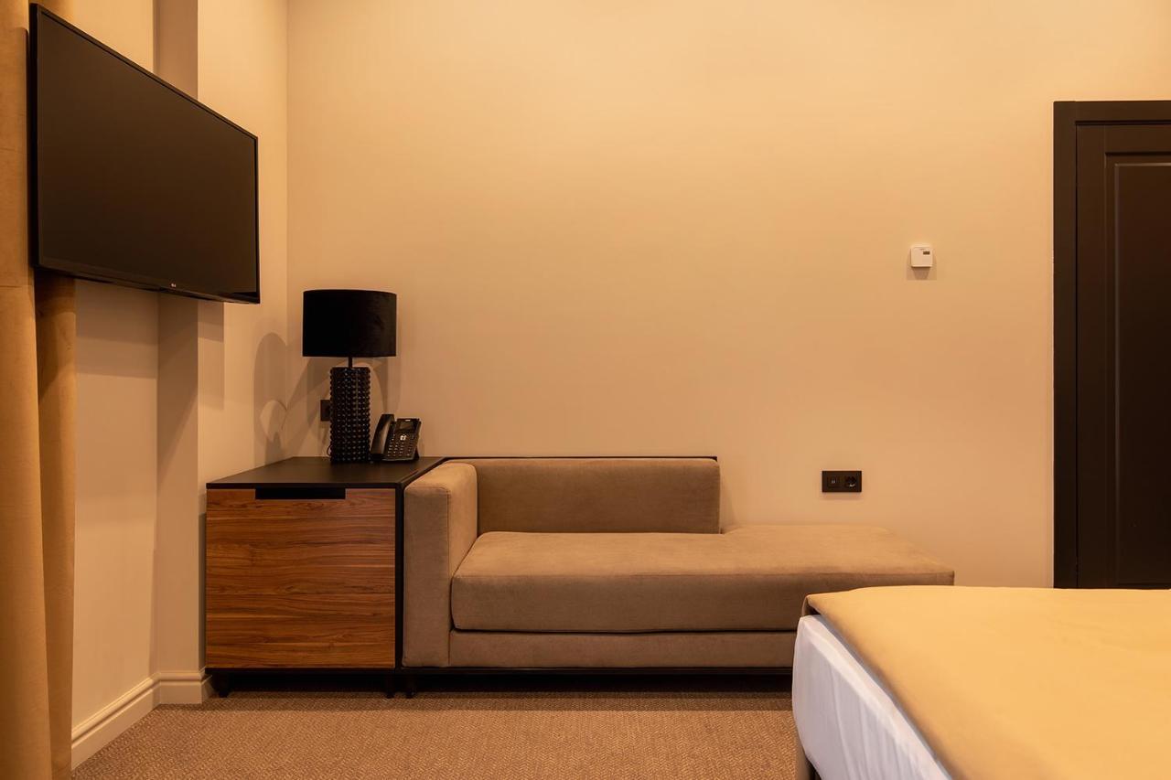 Potocki Boutique Hotel Khmelʼnytsʼkyy Dış mekan fotoğraf